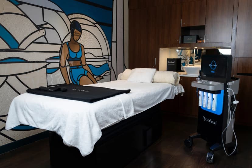 Hydrafacial au Molitor : l’Alliance du Soin Expert et du Lieu Mythique
