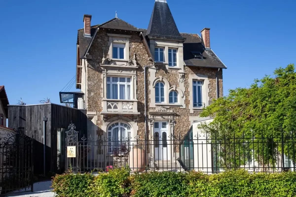 Thermes du Manoir Henri Giraud en Champagne — séjour bien-être à offrir