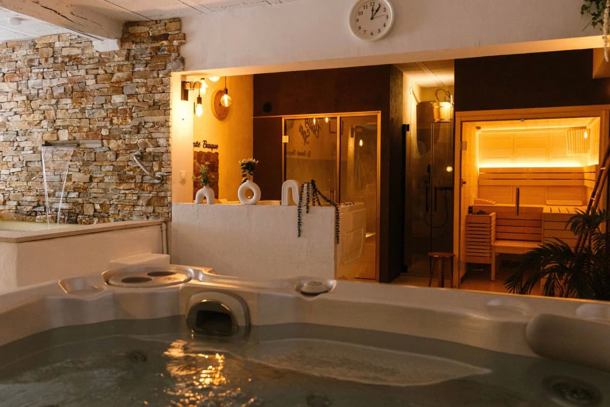 1 nuit – Pack Sérénité : Gîte, Spa privatif & Soin Duo - Photo 3