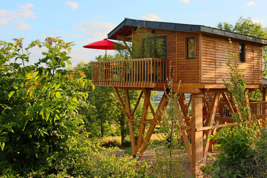 Lodge de Luxe en France : Votre Évasion Nature au Domaine des Prés Verts